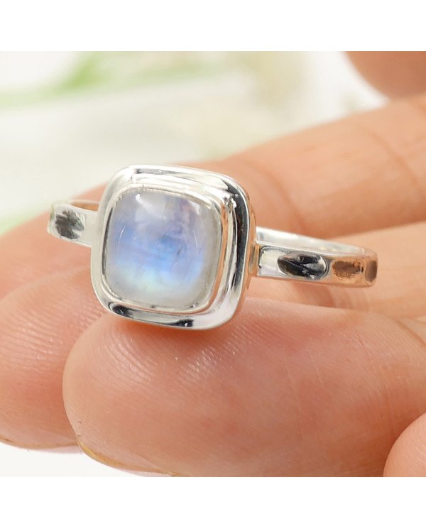 Elegant 925 Sterling Silver Rainbow Moonstone Oval Cut Statement Ring for Her