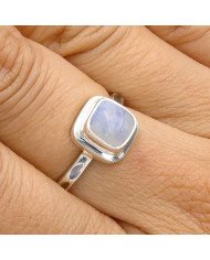 Elegant 925 Sterling Silver Rainbow Moonstone Oval Cut Statement Ring for Her