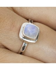 Elegant 925 Sterling Silver Rainbow Moonstone Oval Cut Statement Ring for Her