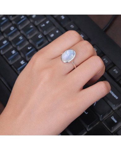 Elegant 925 Sterling Silver Rainbow Moonstone Oval Cut Statement Ring for Her